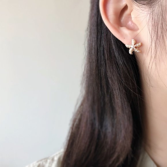 3/$35 Starfish Stud Earrings - Picture 5 of 6